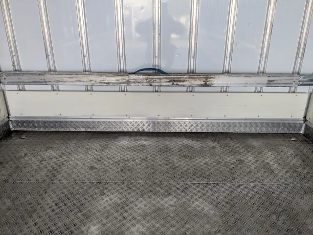 いすゞ フォワード LKG-FTR90T2(2WD)の写真20