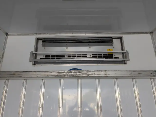 いすゞ フォワード LKG-FTR90T2(2WD)の写真23