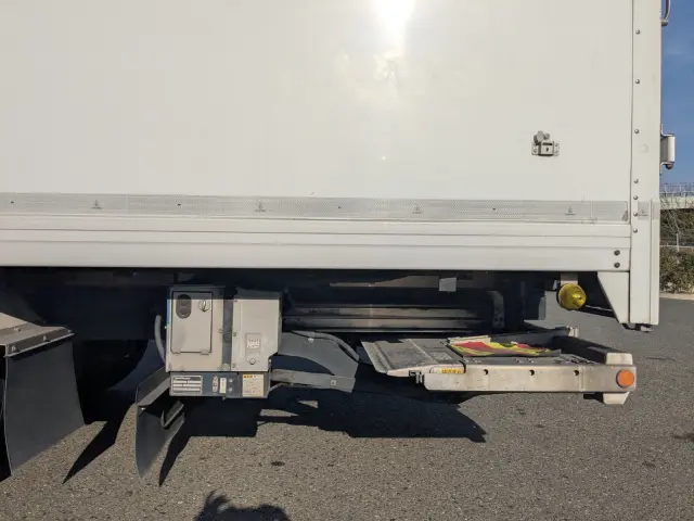 いすゞ フォワード LKG-FTR90T2(2WD)の写真25