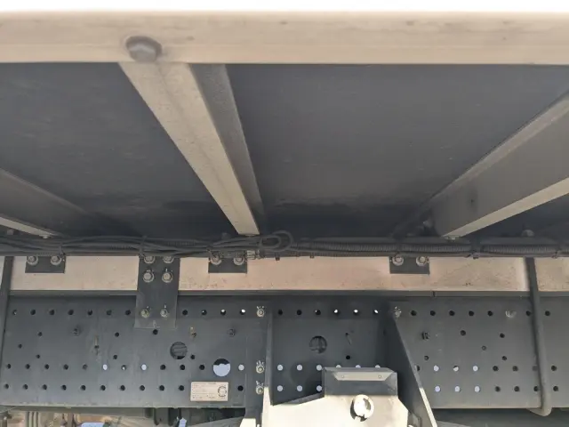 いすゞ フォワード LKG-FTR90T2(2WD)の写真26