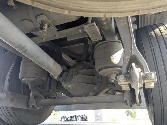 いすゞ フォワード LKG-FTR90T2(2WD)の写真27