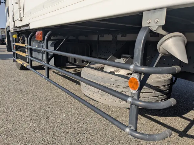 いすゞ フォワード LKG-FTR90T2(2WD)の写真28