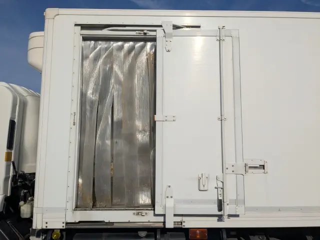 いすゞ フォワード LKG-FTR90T2(2WD)の写真30