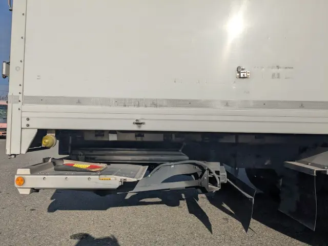 いすゞ フォワード LKG-FTR90T2(2WD)の写真32