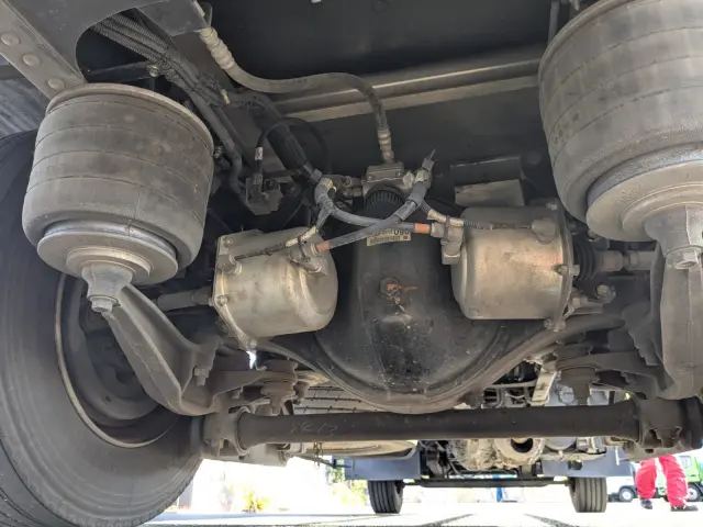 いすゞ フォワード LKG-FTR90T2(2WD)の写真33