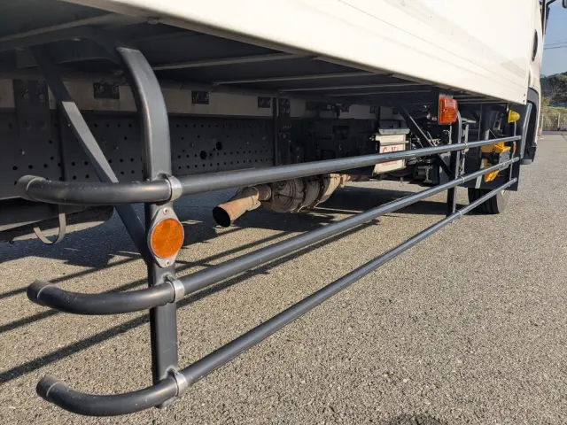 いすゞ フォワード LKG-FTR90T2(2WD)の写真35