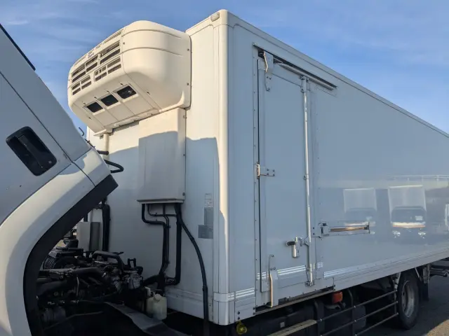 いすゞ フォワード LKG-FTR90T2(2WD)の写真42