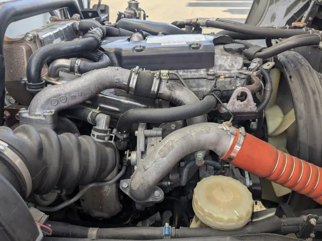 いすゞ フォワード LKG-FTR90T2(2WD)の写真47