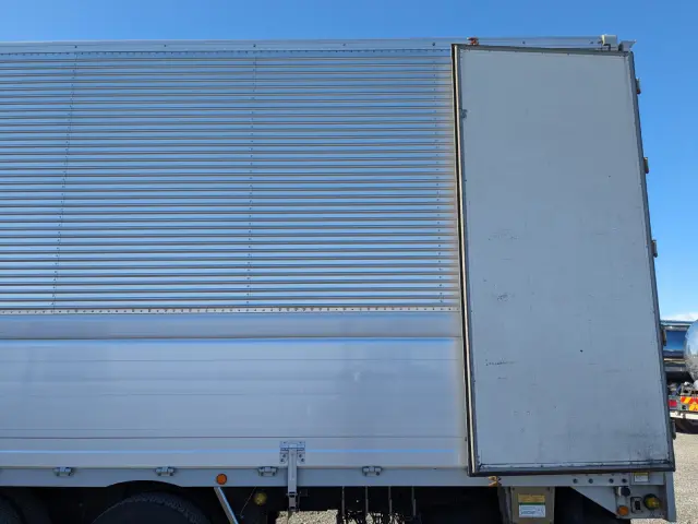 日野 プロフィア QPG-FW1EXEG(8x4)の写真19