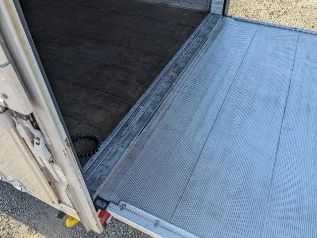 いすゞ フォワード TKG-FRR90S2(2WD)の写真12