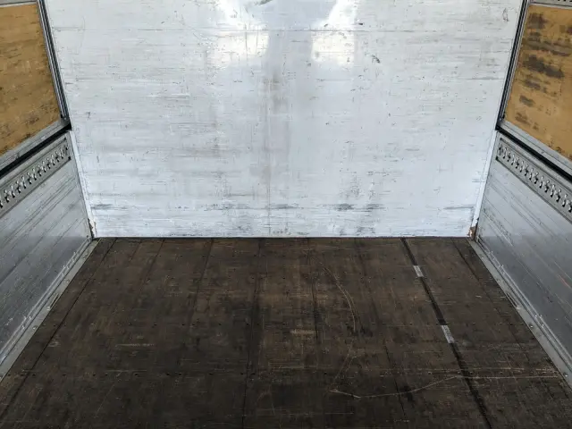 いすゞ フォワード TKG-FRR90S2(2WD)の写真17