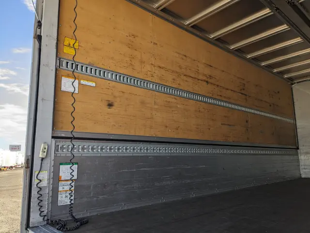 いすゞ フォワード TKG-FRR90S2(2WD)の写真22