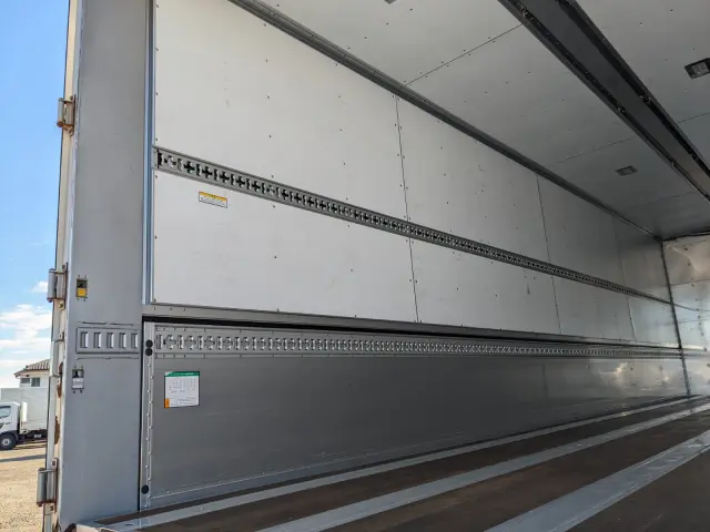 ＵＤ クオン QKG-CG5ZA(8x4)の写真19