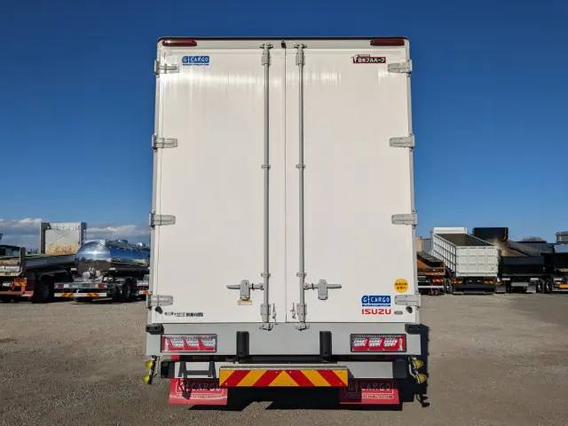 いすゞ ギガ 2PG-CYJ77D(8x4)の写真6