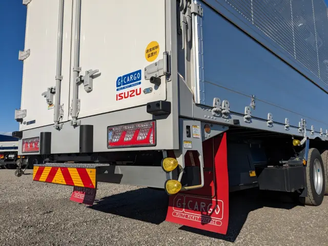 いすゞ ギガ 2PG-CYJ77D(8x4)の写真7