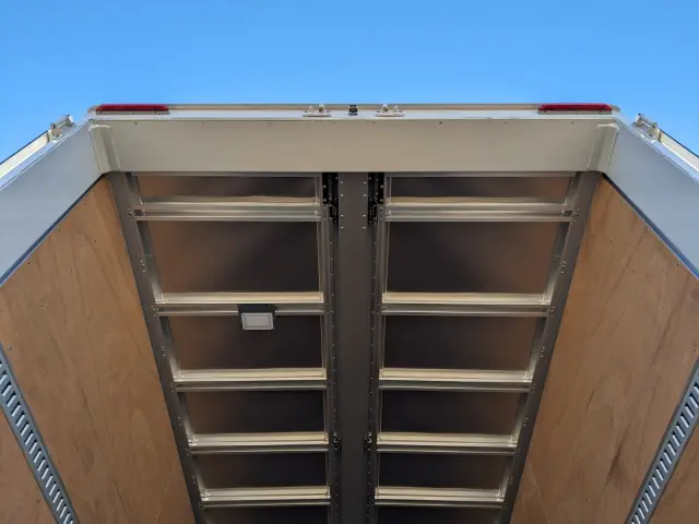 いすゞ ギガ 2PG-CYJ77D(8x4)の写真11