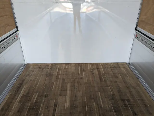 いすゞ ギガ 2PG-CYJ77D(8x4)の写真14