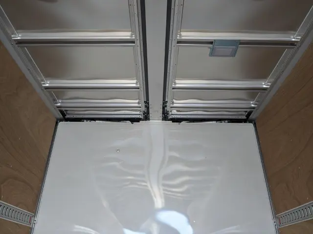 いすゞ ギガ 2PG-CYJ77D(8x4)の写真15