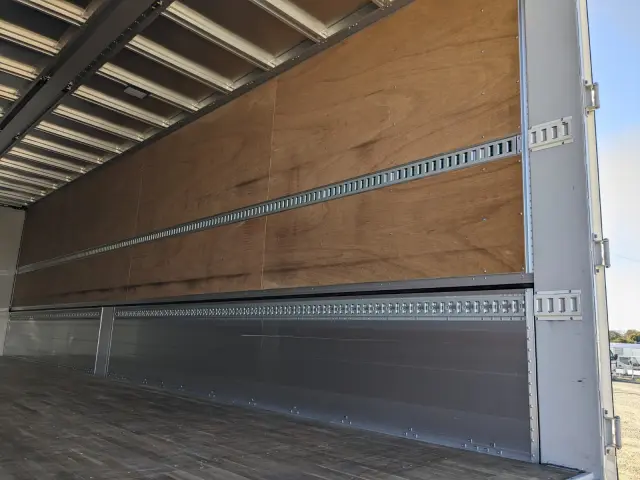 いすゞ ギガ 2PG-CYJ77D(8x4)の写真18