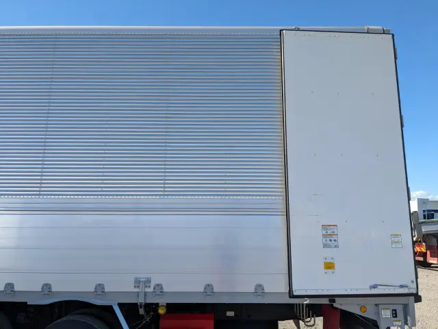 いすゞ ギガ 2PG-CYJ77D(8x4)の写真20