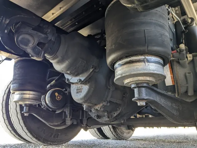 いすゞ ギガ 2PG-CYJ77D(8x4)の写真24