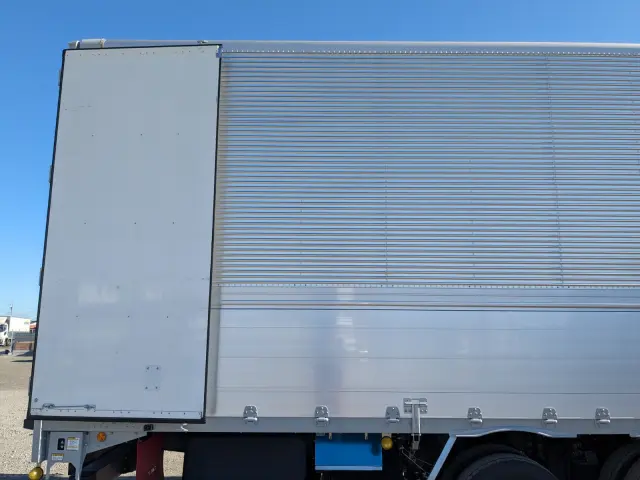 いすゞ ギガ 2PG-CYJ77D(8x4)の写真28