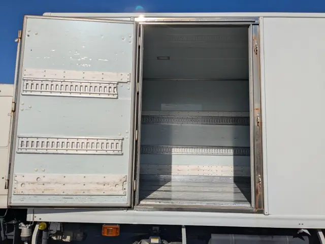 日野 デュトロ 2KG-FD2ABG(2WD)の写真31