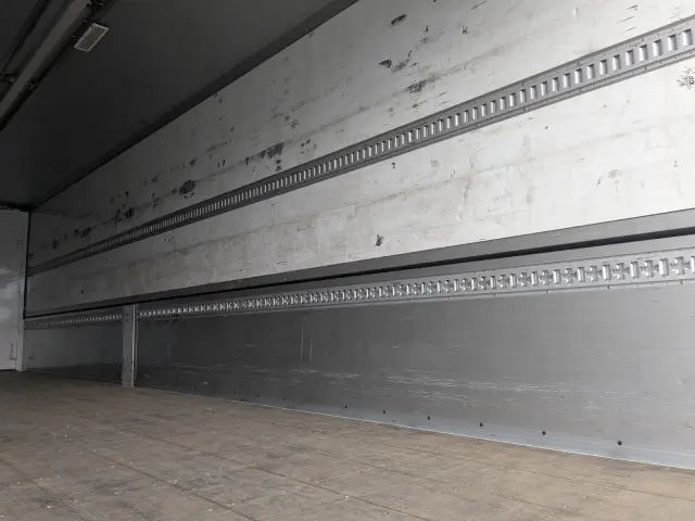 日野 プロフィア 2DG-FR1AHG(6x2)の写真12