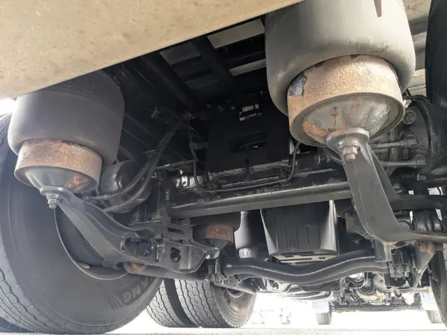 日野 プロフィア 2DG-FR1AHG(6x2)の写真28