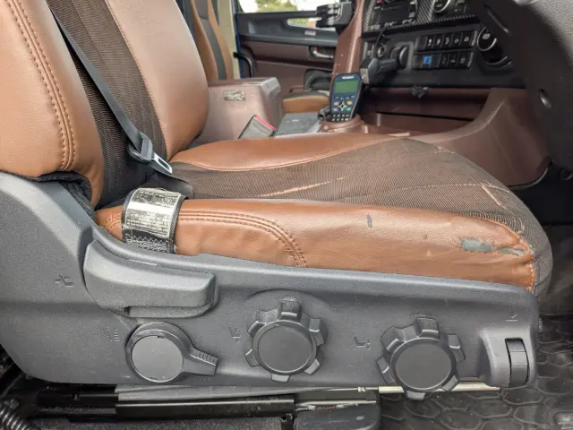 日野 プロフィア 2DG-FR1AHG(6x2)の写真30