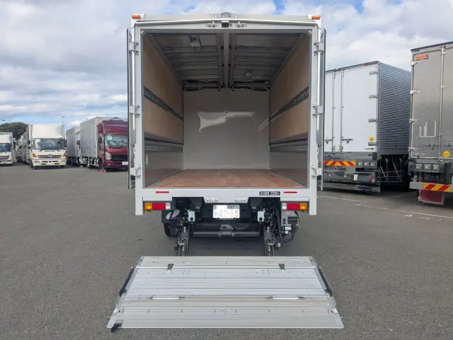 三菱 キャンター 2PG-FEB80(2WD)の写真9