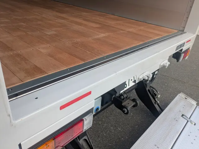 三菱 キャンター 2PG-FEB80(2WD)の写真12