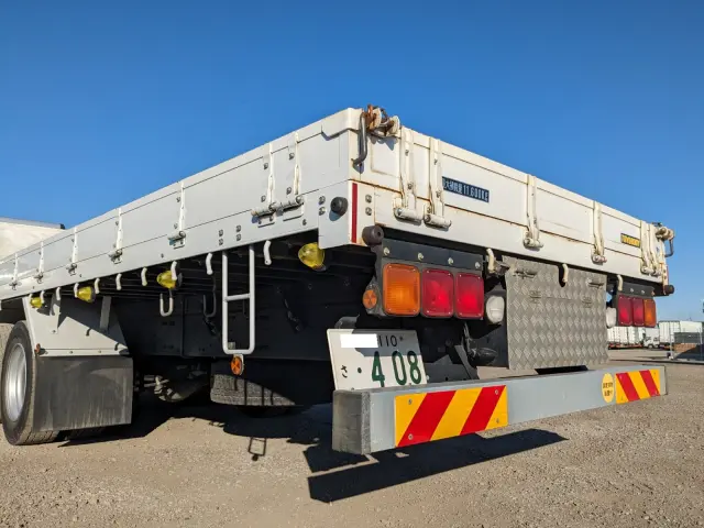 三菱 ファイター 2DG-FQ62F(6x4)の写真8