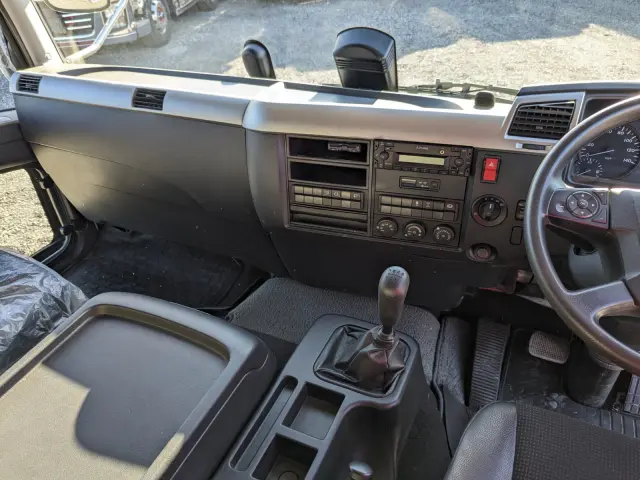 三菱 ファイター 2DG-FQ62F(6x4)の写真31