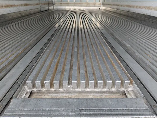 日野 プロフィア 2KG-FD2ABG(2WD)の写真17