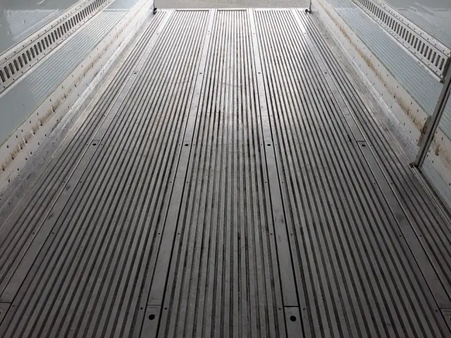 日野 プロフィア 2KG-FD2ABG(2WD)の写真23