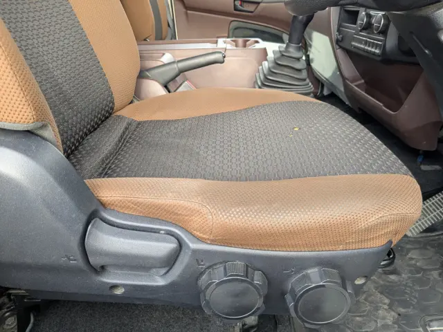 日野 プロフィア 2KG-FD2ABG(2WD)の写真35