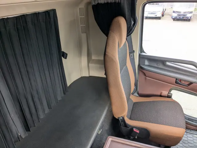 日野 プロフィア 2KG-FD2ABG(2WD)の写真37