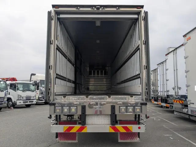 日野 プロフィア 2DG-FR1AHG(6x2)の写真9