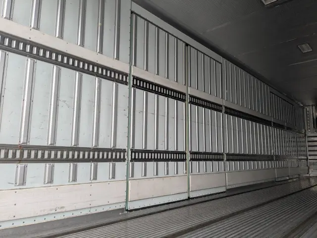 日野 プロフィア 2DG-FR1AHG(6x2)の写真13