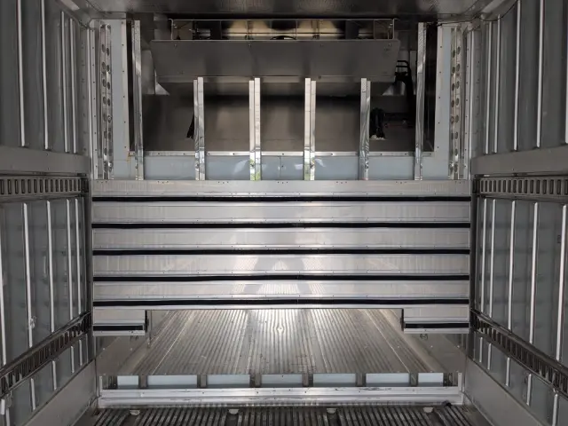 日野 プロフィア 2DG-FR1AHG(6x2)の写真17