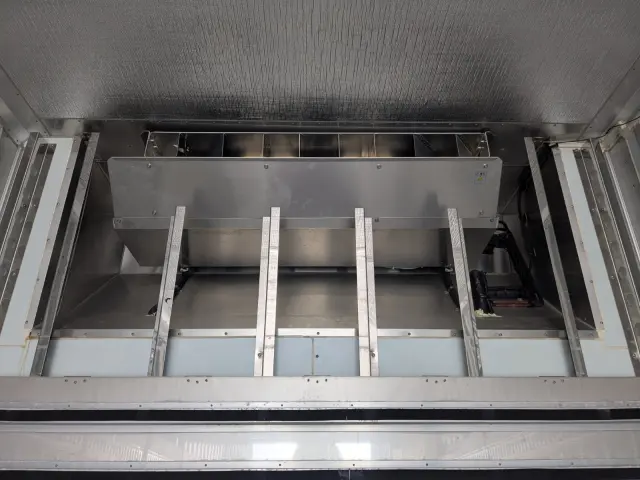 日野 プロフィア 2DG-FR1AHG(6x2)の写真18