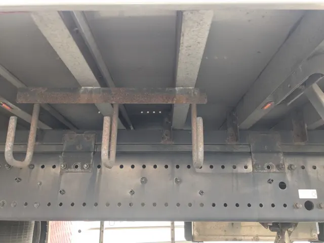 日野 プロフィア 2DG-FR1AHG(6x2)の写真24