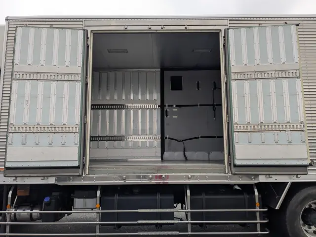 日野 プロフィア 2DG-FR1AHG(6x2)の写真29