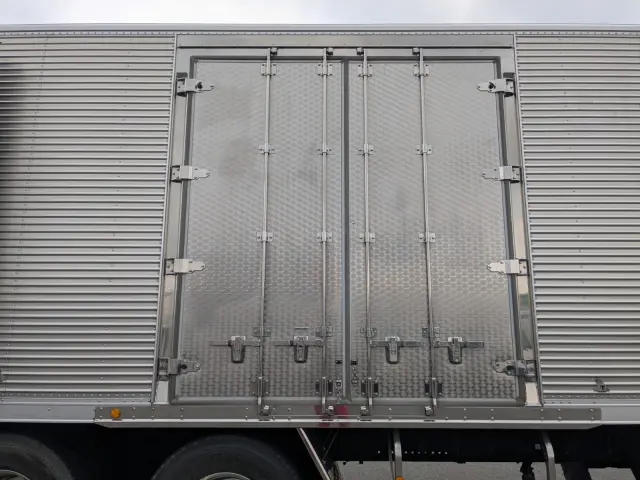 日野 プロフィア 2DG-FR1AHG(6x2)の写真30