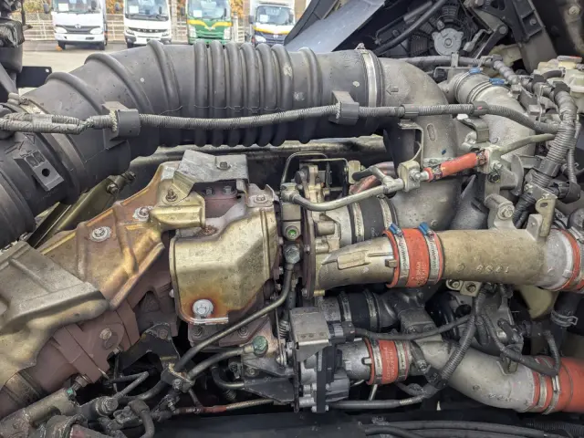 日野 プロフィア 2DG-FR1AHG(6x2)の写真49