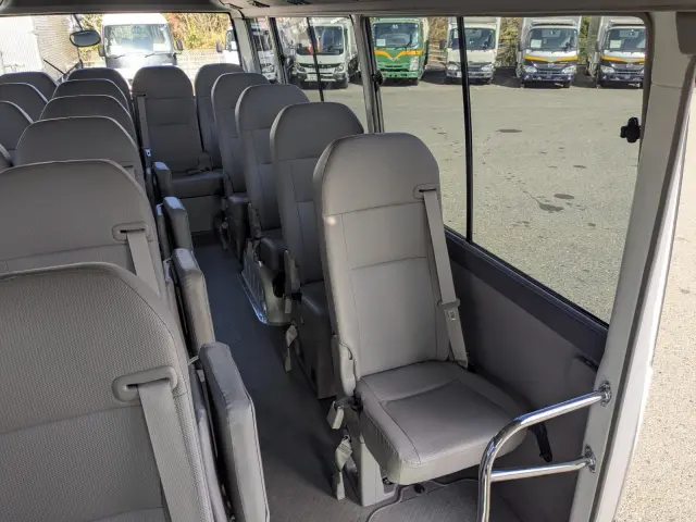 トヨタ コースター SPG-XZB50(2WD)の写真20