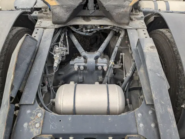 日野 プロフィア QPG-SH1EDDG(2WD)の写真11