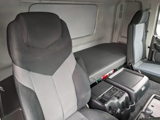 日野 プロフィア QPG-SH1EDDG(2WD)の写真27