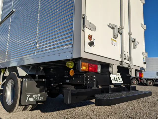 三菱 キャンター 2RG-FEAV0(2WD)の写真8